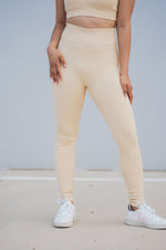 Magnetic Ribbed Knit Leggings - Flat White